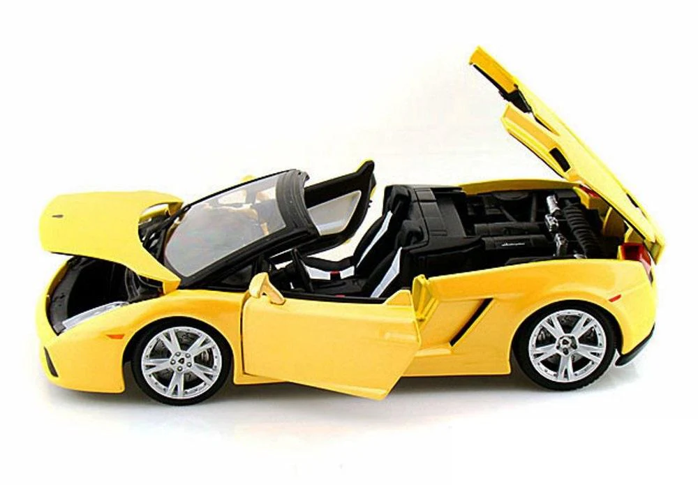 Lamborgini Gallardo Spyder 1/18 Scale Die Cast Car Model by BBurago - Image 3