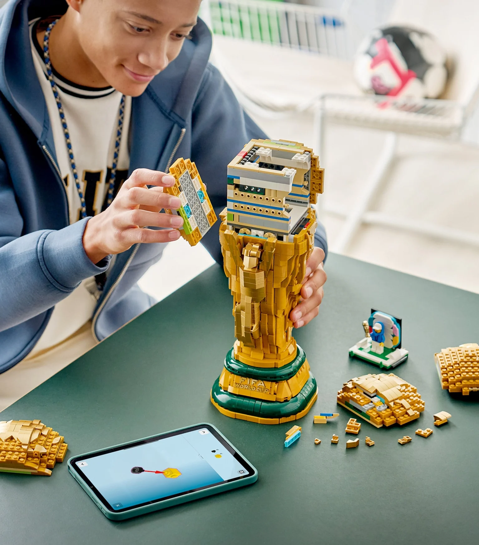 43020 Lego FIFA World Cup Official Trophy Special Edition S 2027 Football - Image 3