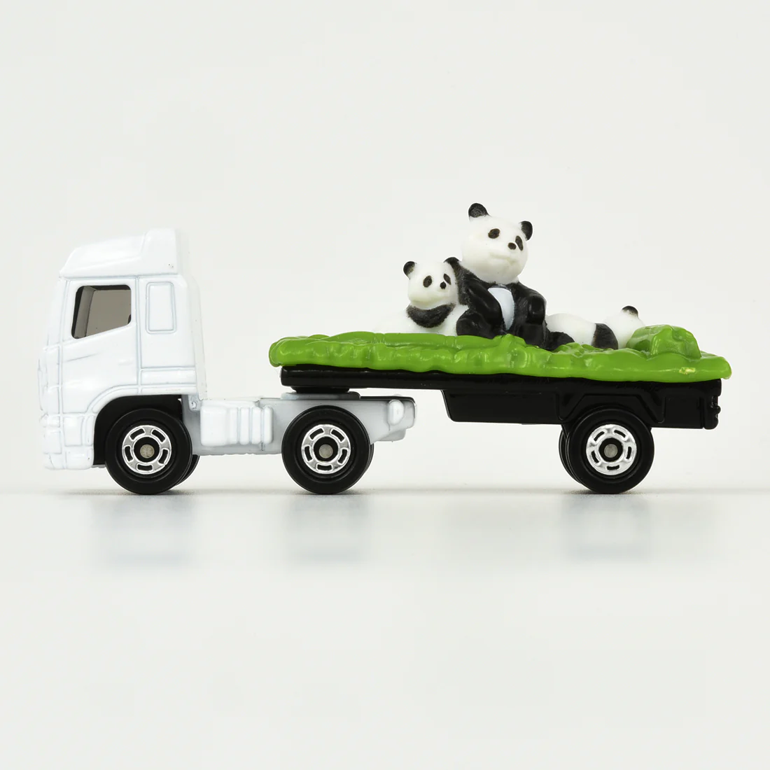 Animal Transport Vehicle Core Tomica By Takara Tomica - Image 3