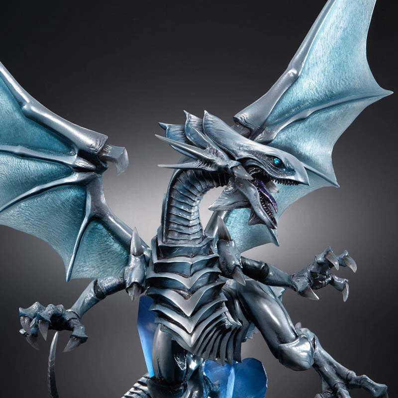 Yu-Gi-Oh ! Duel Monsters  Blue Eyes White Dragon Holographic Edition Art Works Monster Statue by Megahouse - Image 2