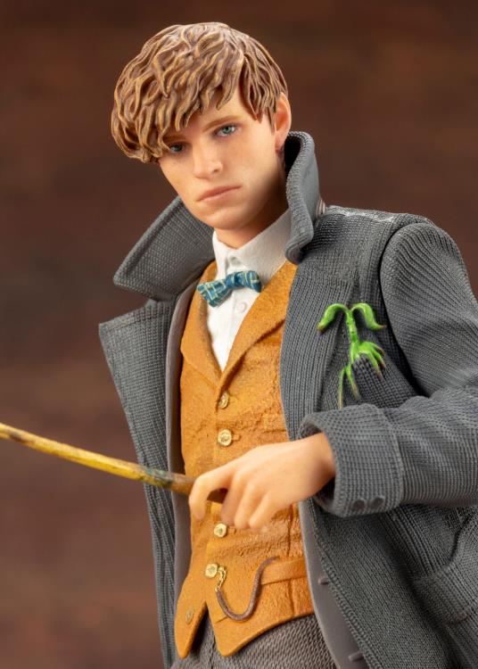 Fantastic Beasts: The Crimes of Grindelwald Newt Scamander ArtFX+ Statue By Kotobokiya - Image 3