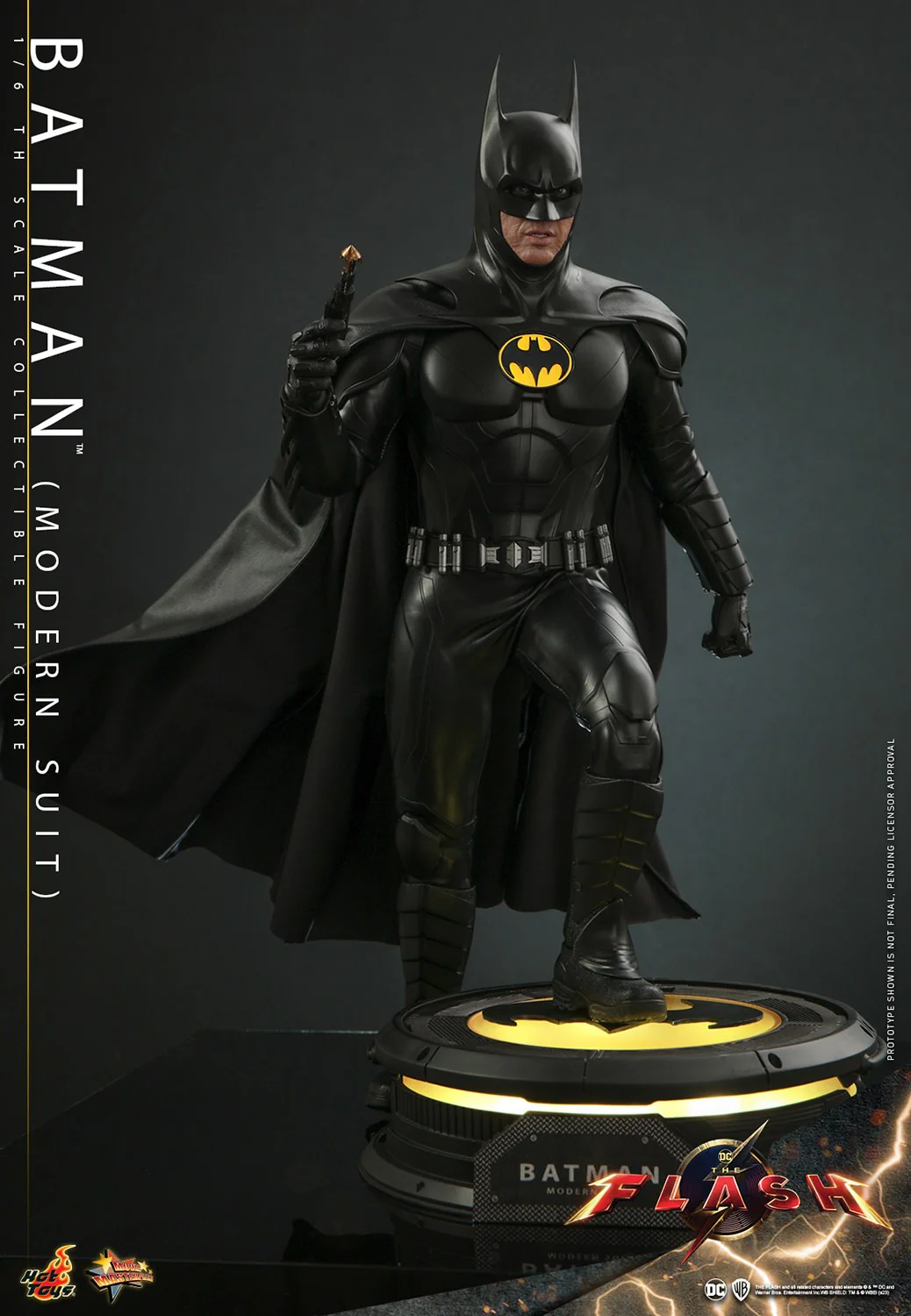 Batman Modern Suit Sixth Scale Action Figure By Hot Toys - Image 13