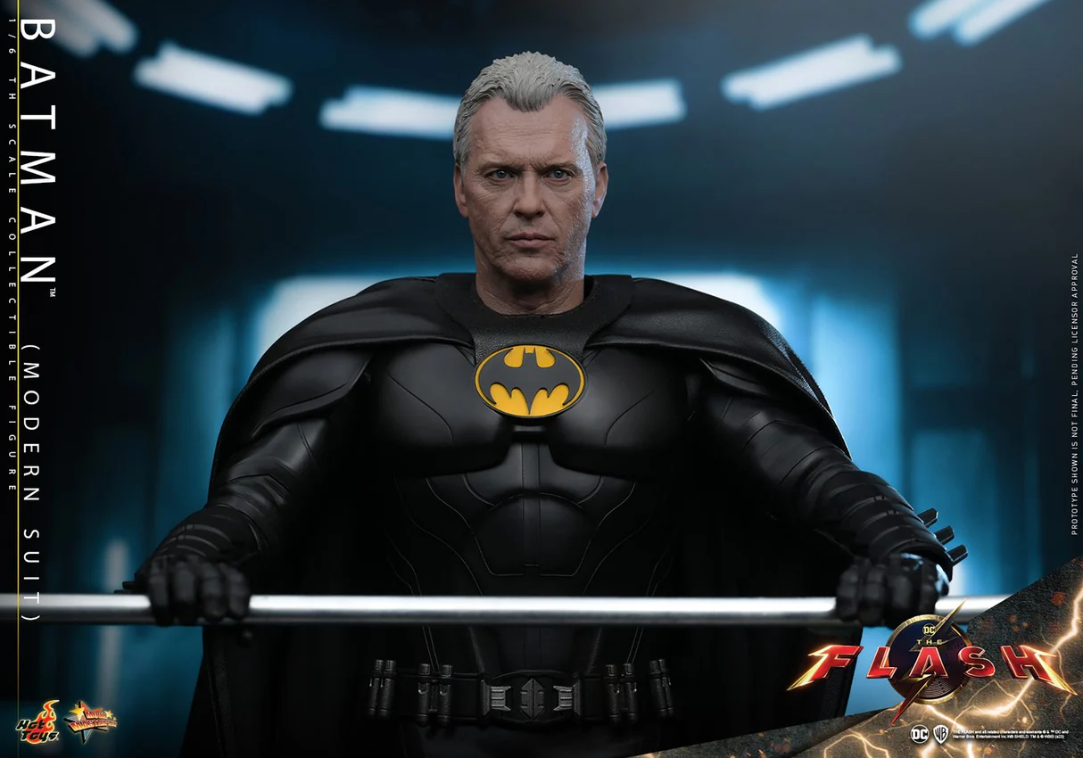 Batman Modern Suit Sixth Scale Action Figure By Hot Toys - Image 5