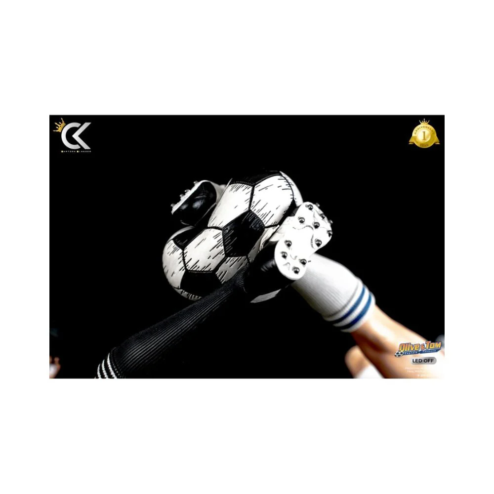 Captain Tsubasa Vs Hyuga 1/6 Scale Limited Edition Statue - Image 5