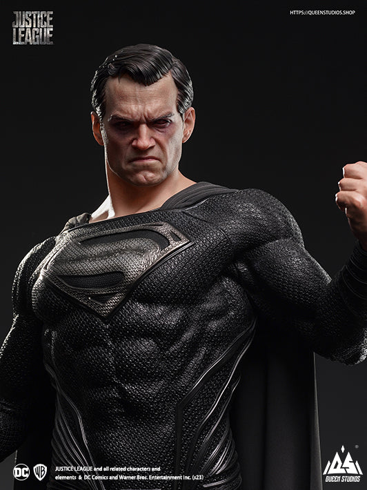 DC Superman (Black Suit) 1/3 Scale Statue (Premium Edition) By Queen Studios - Image 4