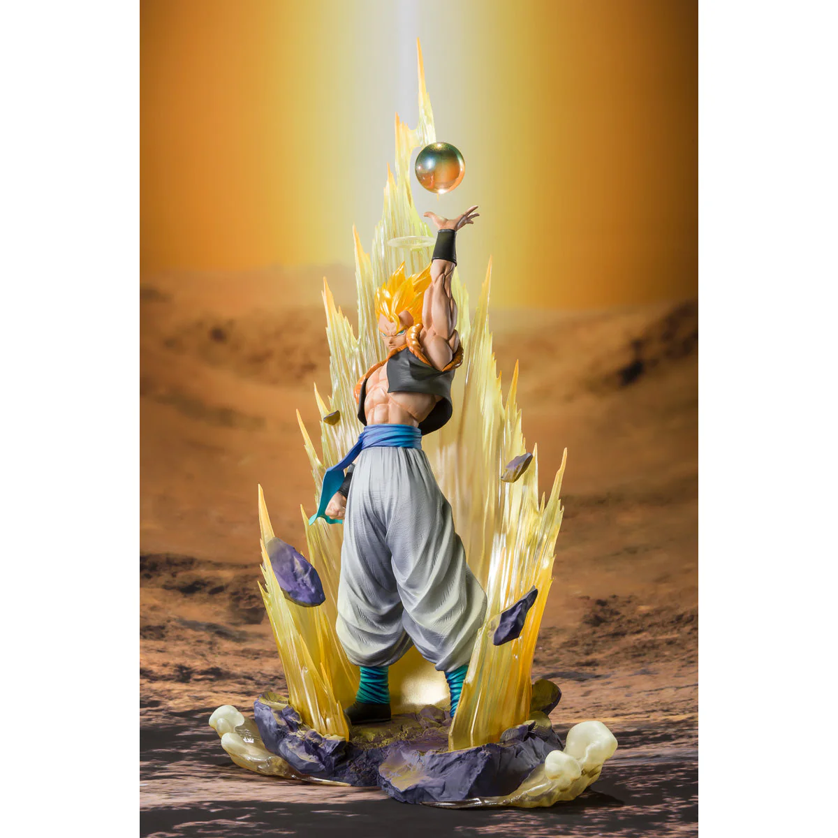 Dragon Ball Super Saiyan GOGETA FIGUARTS ZER By Bandai Tamashii - Image 3
