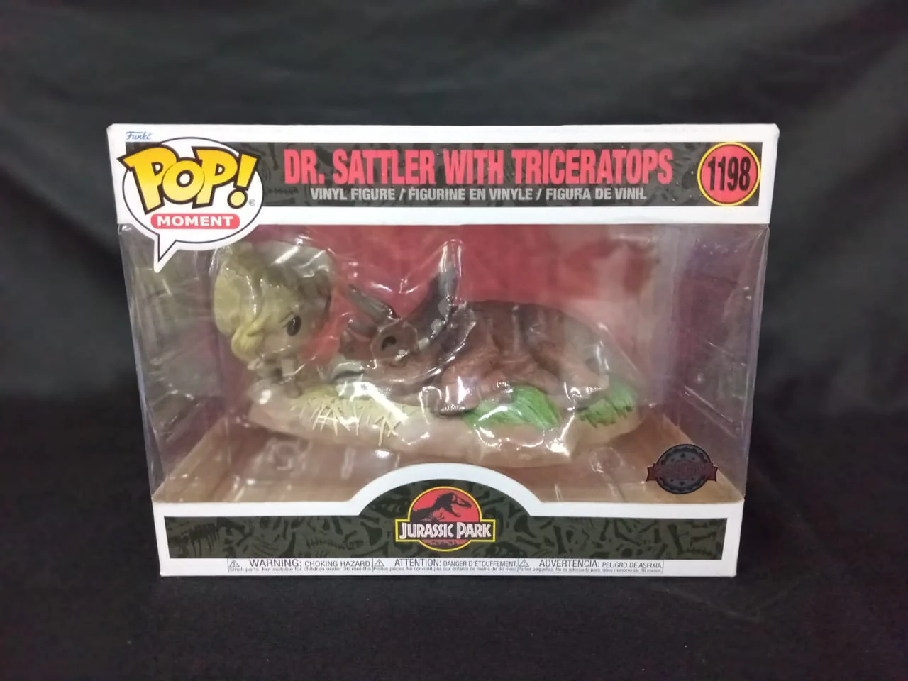 Funko Moment : Jurassic Park - Dr. Sattler & Triceratop [Damaged Box] - Image 2