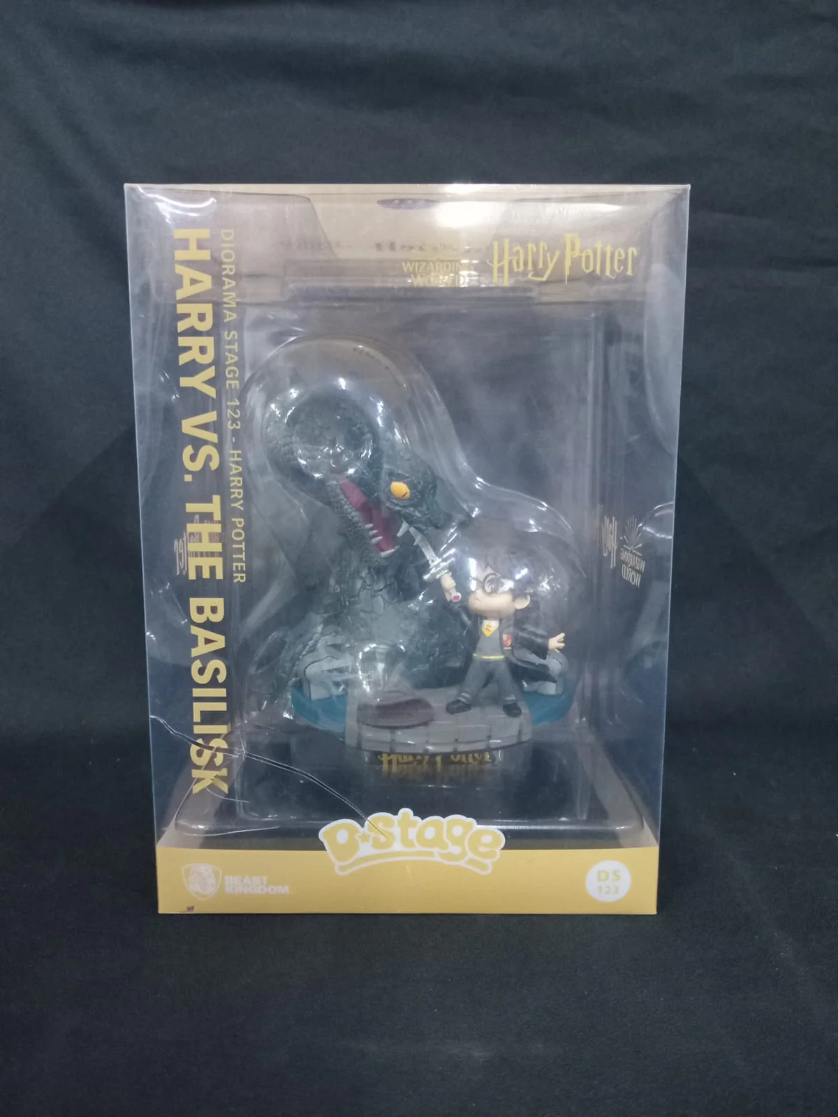 Harry Potter Harry vs. The Basilisk Diorama Stage by Beast Kingdom (DS-123) [Damaged Box] - Image 2