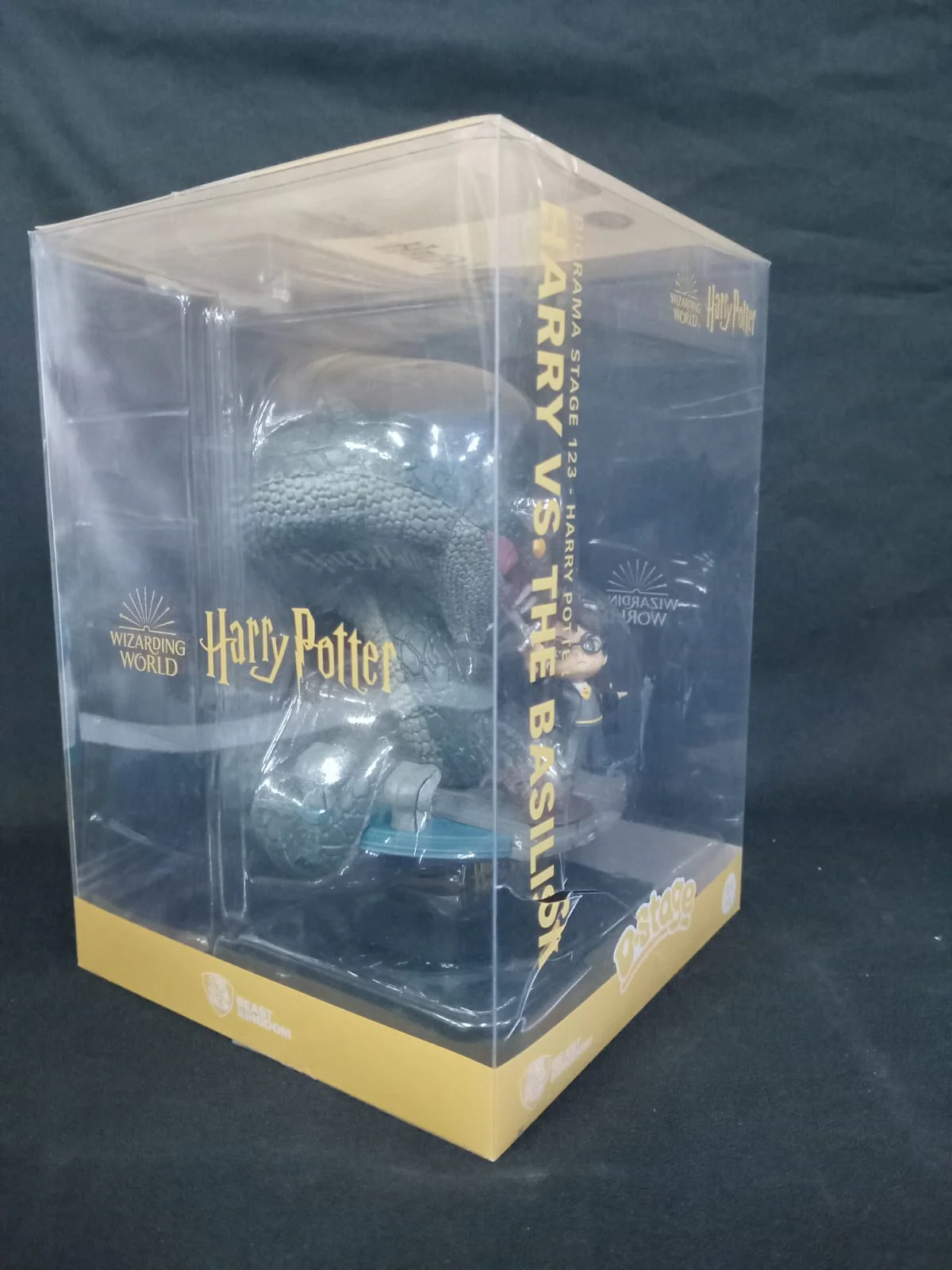 Harry Potter Harry vs. The Basilisk Diorama Stage by Beast Kingdom (DS-123) [Damaged Box] - Image 3