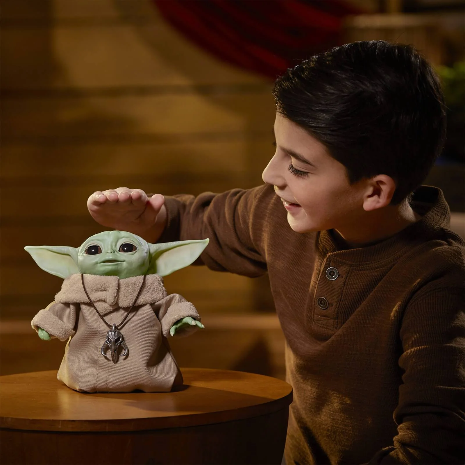 Hasbro Star Wars: The Mandalorian The Child (Baby Yoda) Animatronic - Image 4
