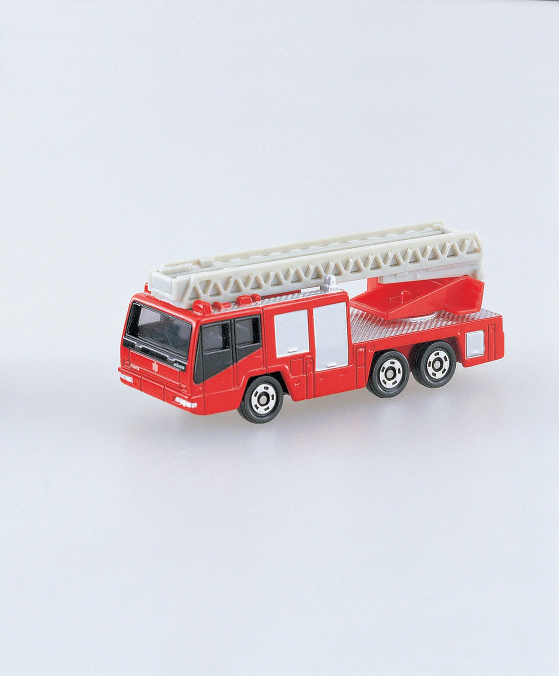 Hino Ladder Fire Truck Core Tomica By Takara Tomica - Image 2