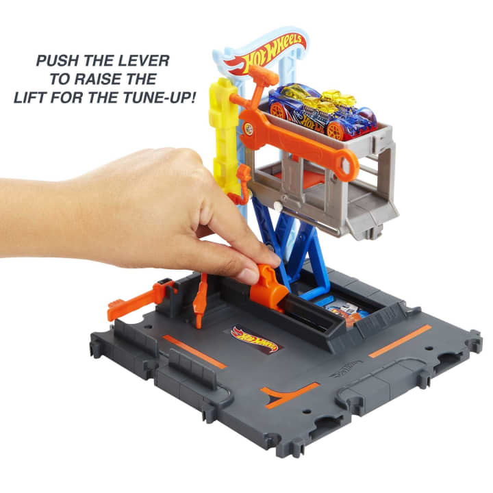 Hot Wheels City Downtown Repair Station Playset - Image 3