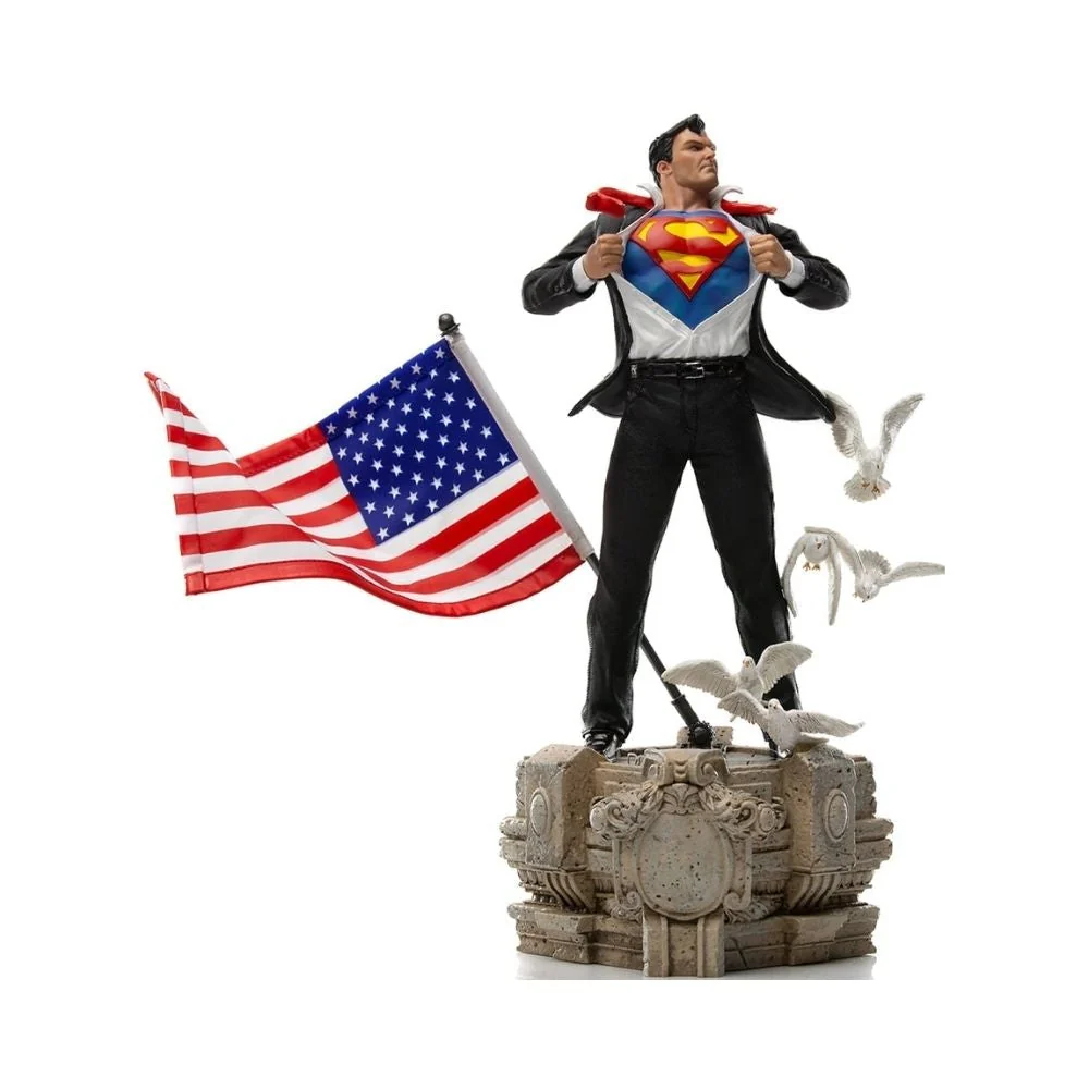 DC Comics Superman Clark Kent 1/10 Scale Statue by Iron Studios