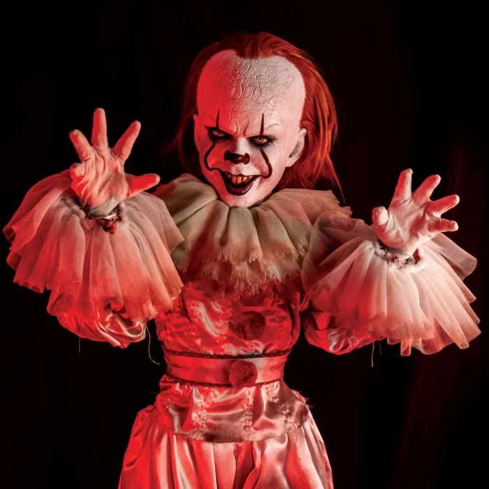 IT 2017 Premium Scale 50" Pennywise Doll - Image 4