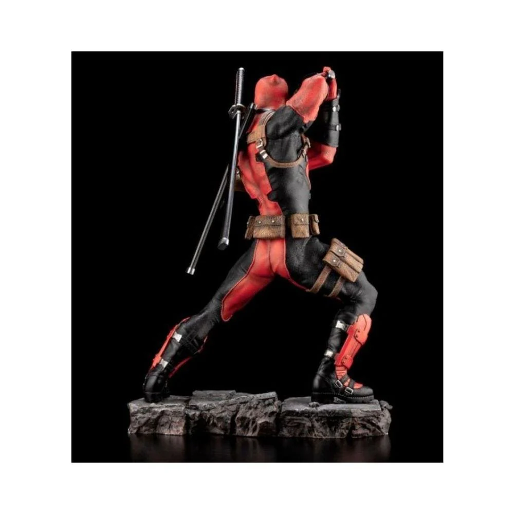 Kotobukiya : Deadpool Maximum Fine Art Statue 1/6 Scale - Image 3