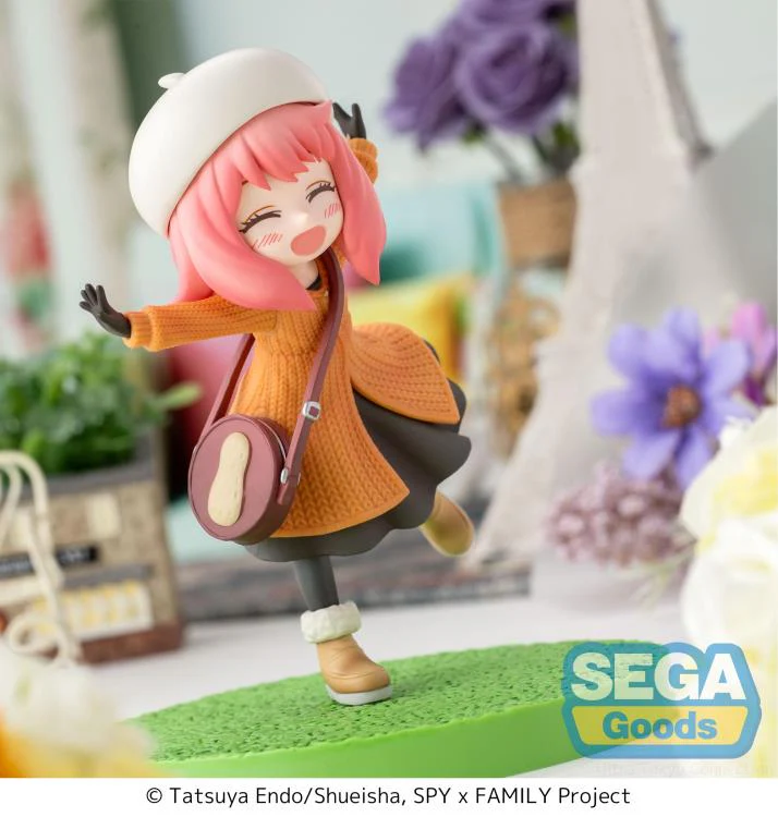 Spy x Family Luminasta Anya Forger (Family Ooting Ver.2) Figure by SEGA - Image 2