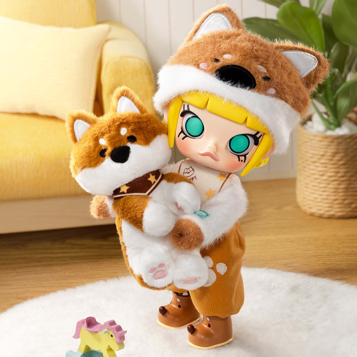 Molly Hugging 1/8 Action Figure By Pop Mart - Image 2
