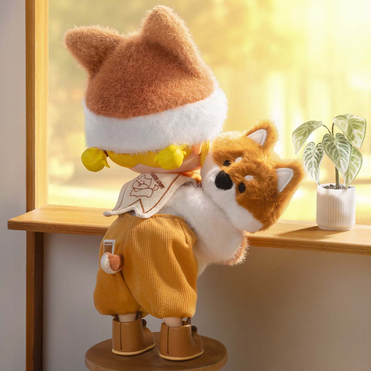 Molly Hugging 1/8 Action Figure By Pop Mart - Image 3
