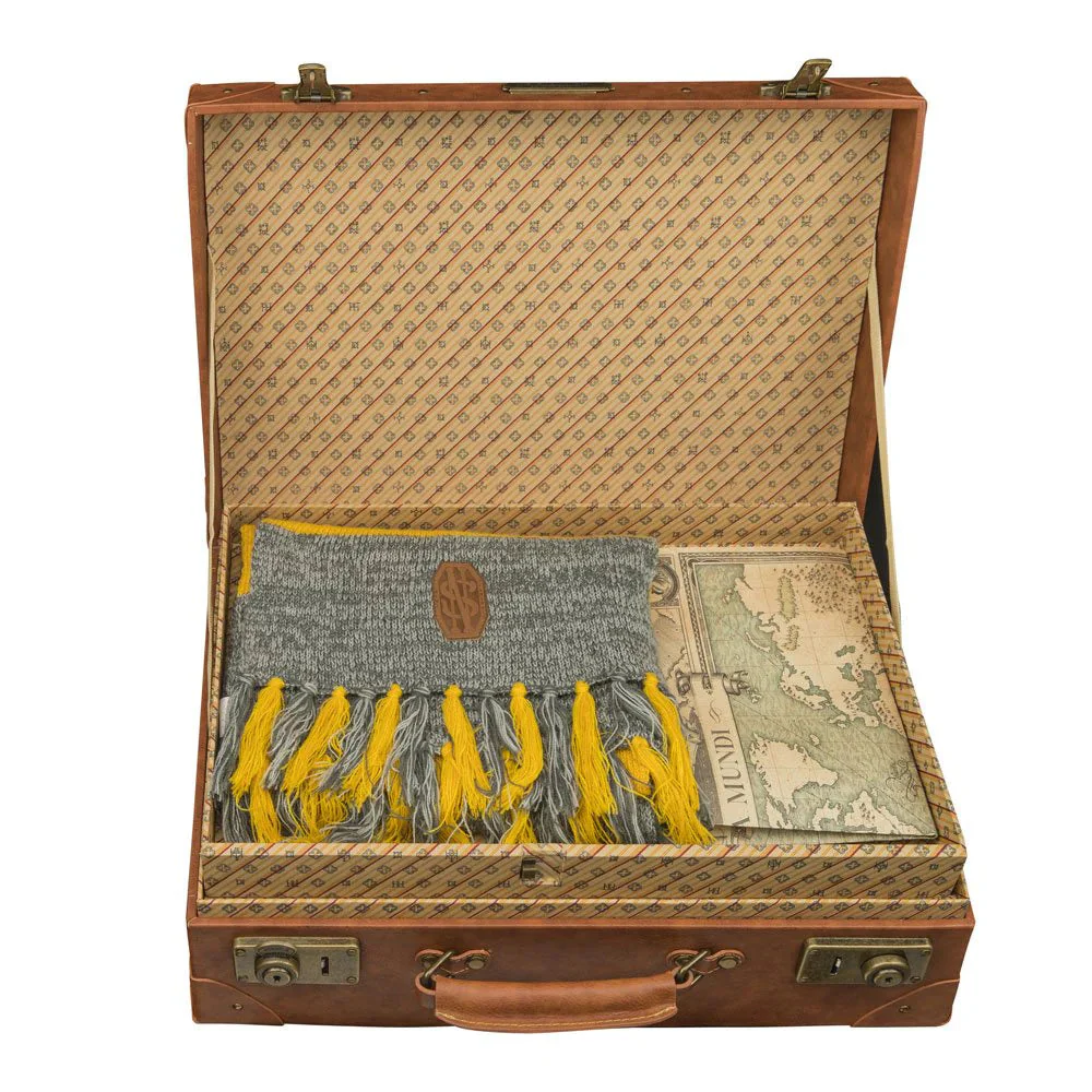 Fantastic Beasts Replica 1/1 Newt Scamander Limited Edition Suitcase - Image 4