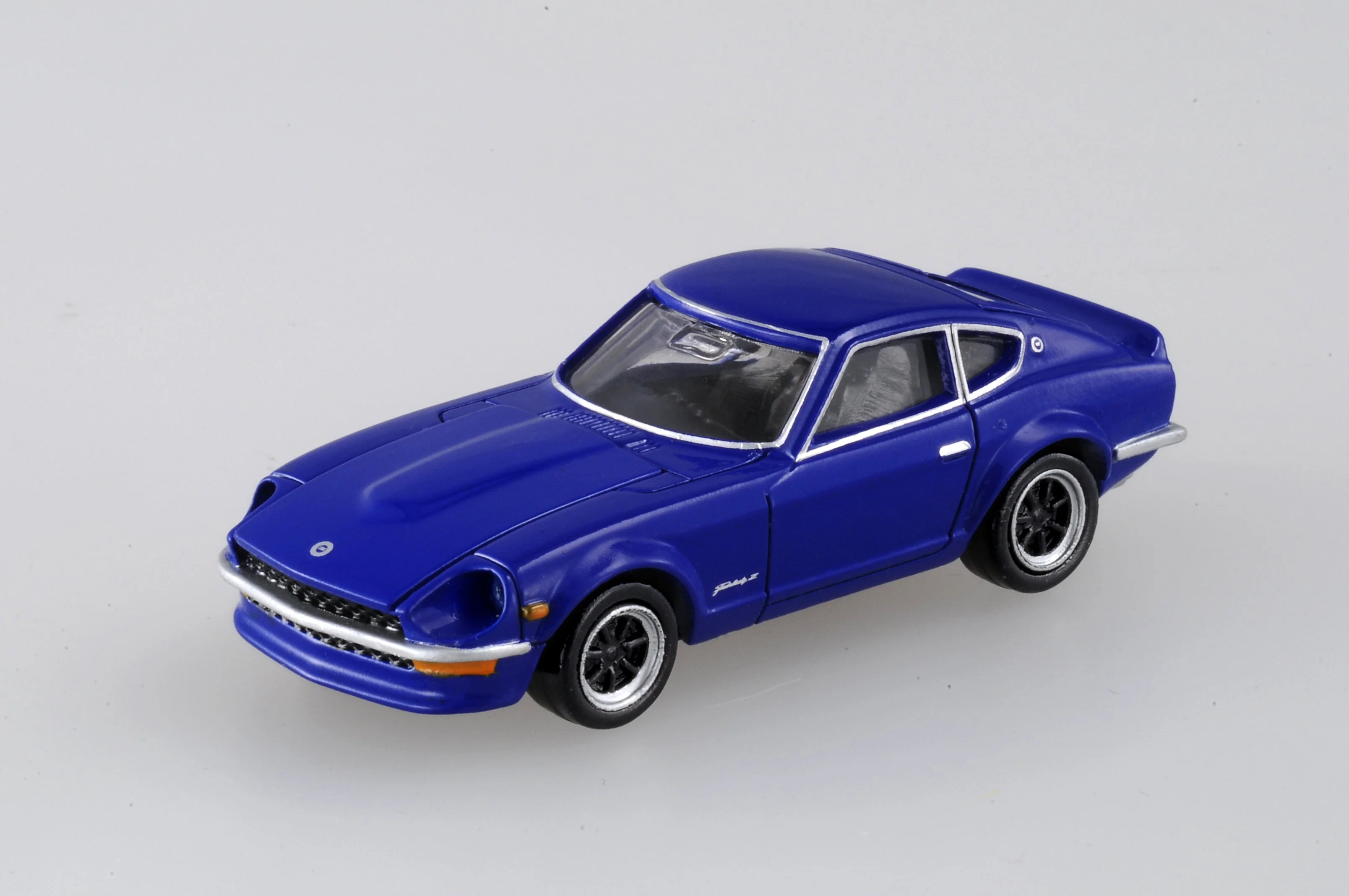 Nissan Fairlady Z Permium Tomica By Takara Tomica - Image 2