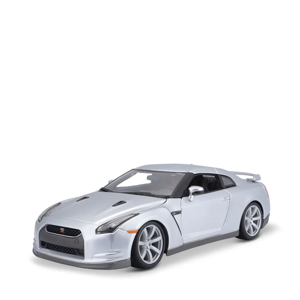NissanGT-R 1/18(CollB) Diecast Cars by Bburago