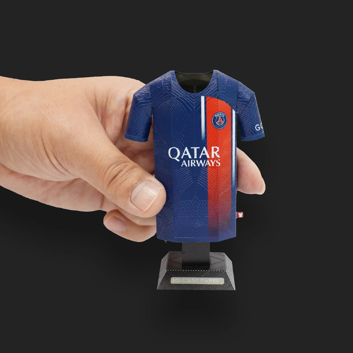 Paris Saint-Germain - First Team Home Jersey 2023-24 - Model - Image 3
