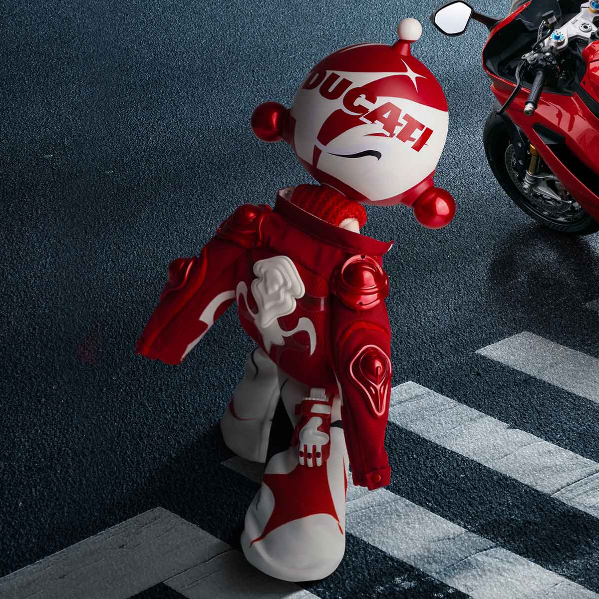 Skullpanda × Ducati 1/6 Action Figure By Pop Mart - Image 6