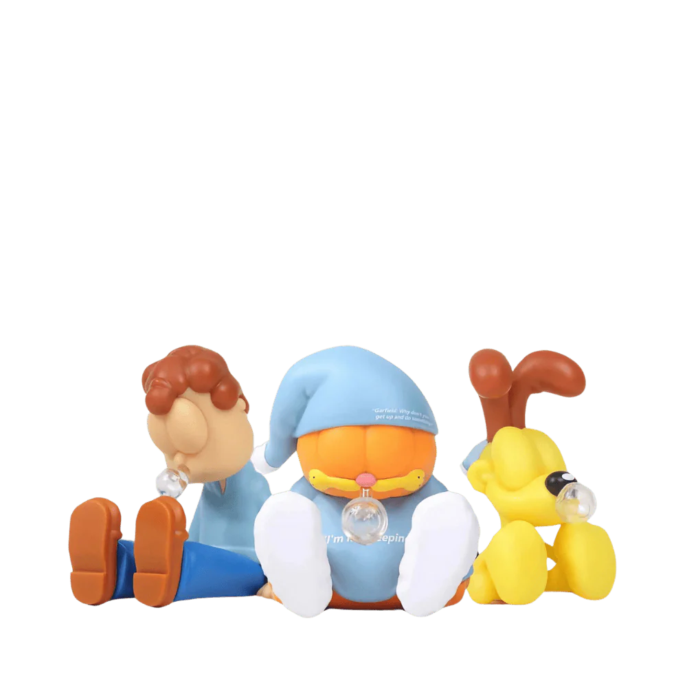 Sleeping Garfield Family Figure By ZCWO
