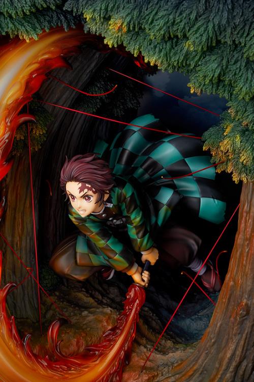 Demon Slayer Tanjiro Kamado: Hinokami Kagura Dance 1/7 Scale Diorama by Good Smile Company - Image 3