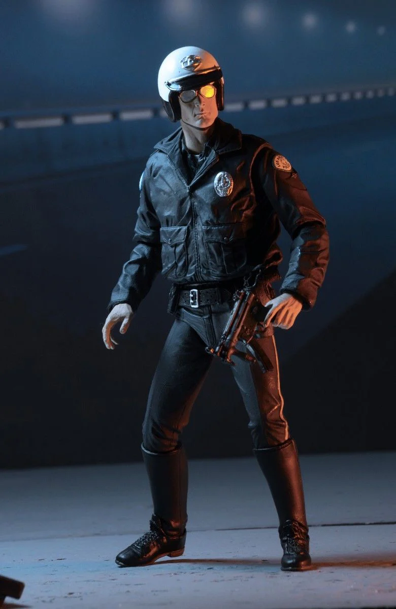 TERMINATOR 2: JUDGMENT DAY - ULTIMATE T-1000 MOTORCYCLE COP ACTION FIGURE BY NECA - Image 2