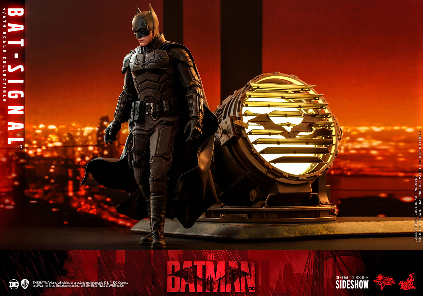 THE BATMAN - BATMAN AND BAT-SIGNAL SIXTH SCALE COLLECTIBLE SET BY HOT TOYS - Image 3