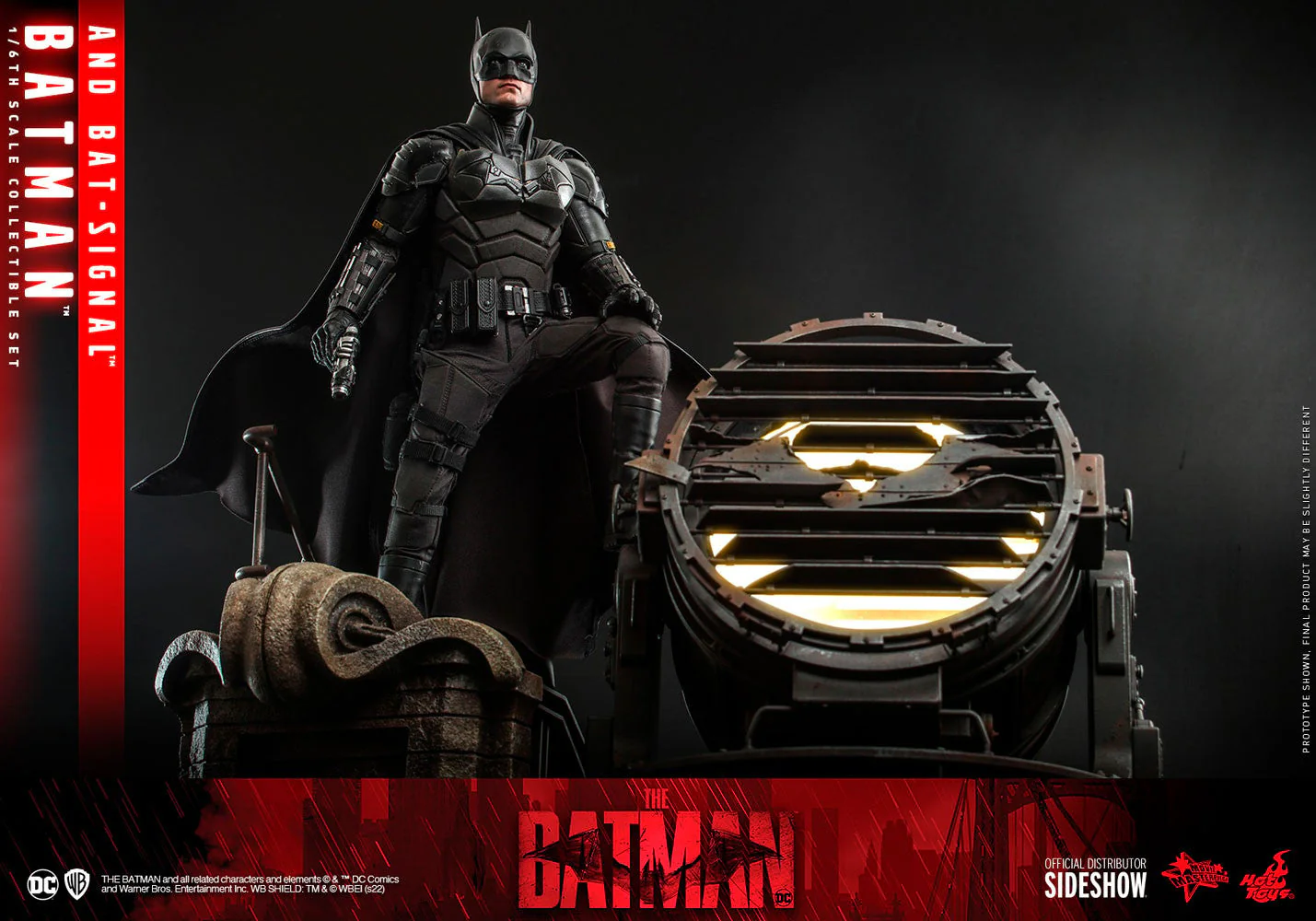 THE BATMAN - BATMAN AND BAT-SIGNAL SIXTH SCALE COLLECTIBLE SET BY HOT TOYS - Image 7