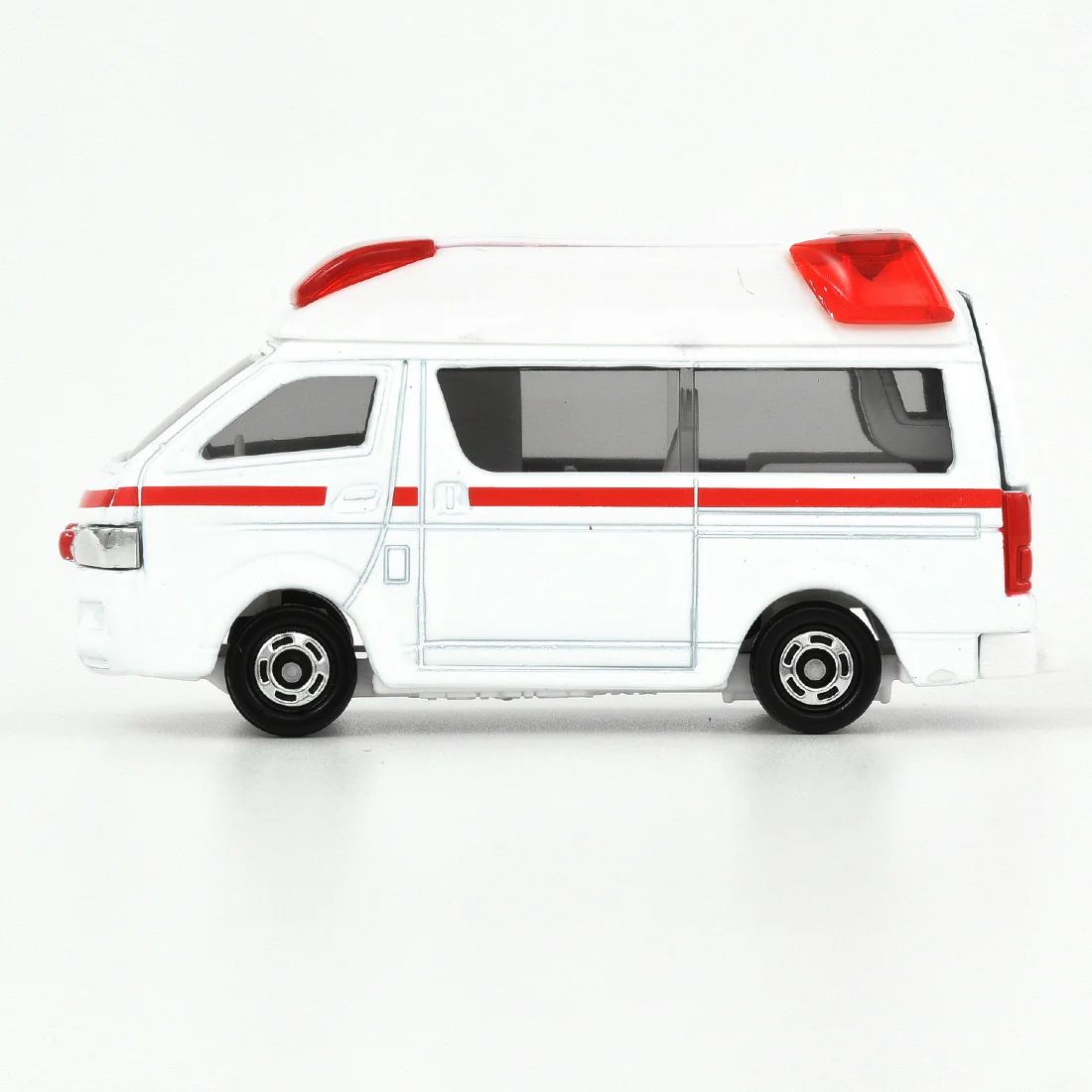 Toyota HiMedic Ambulance Core Tomica By Takara Tomica - Image 2