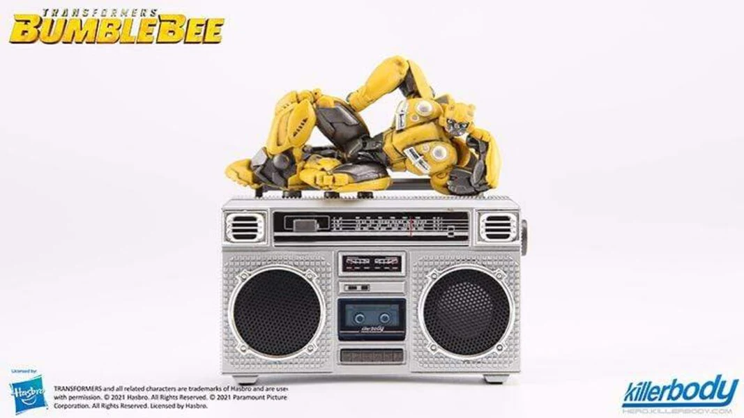 Transformers Bumblebee Mini Retro Cassette Player and Bumblebee (ver. 1) Figure By Killer Body - Image 4