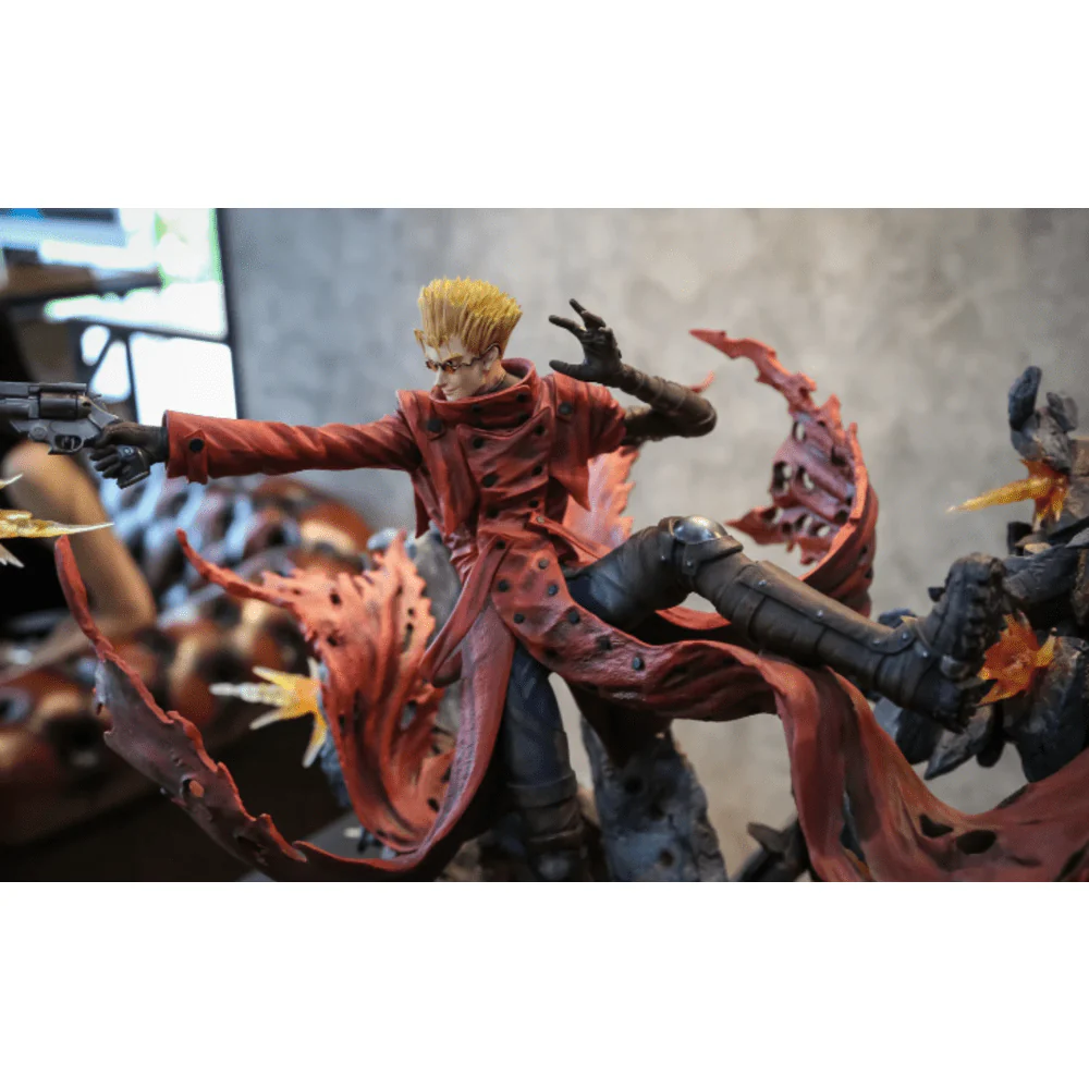 Trigun Vash 20th Anniversary Elite Exclusive Statue - Image 3
