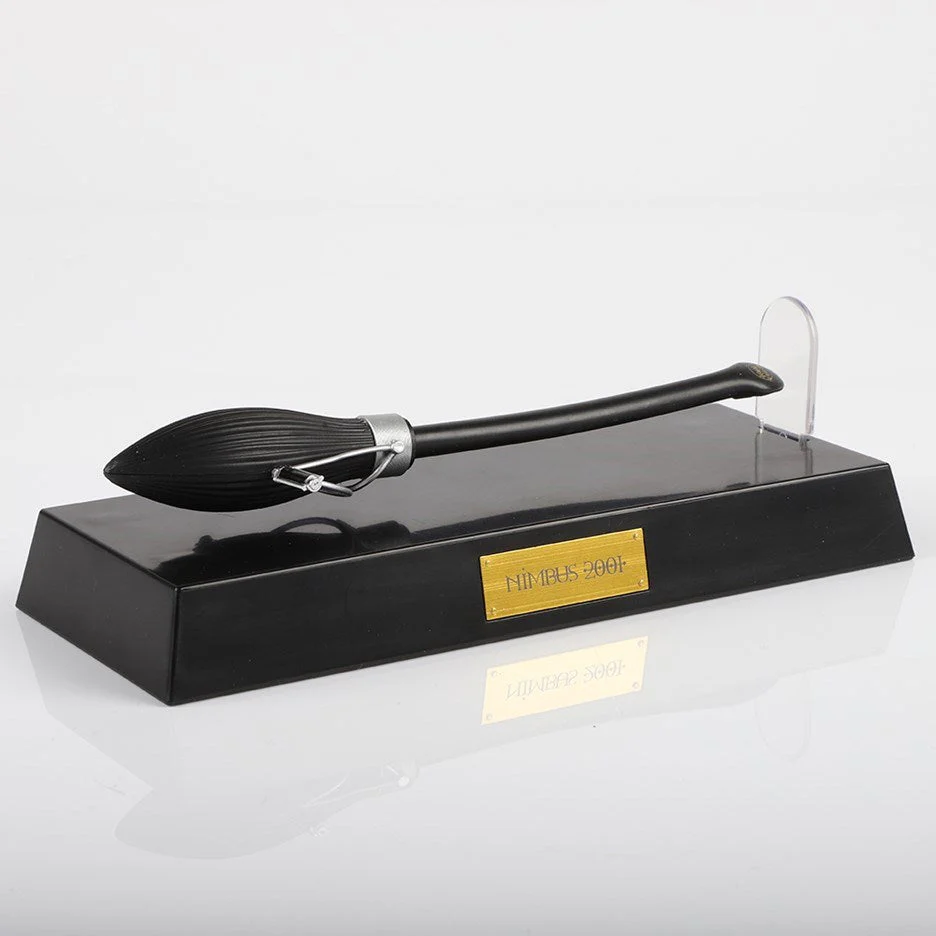 Wow Stuff: Nimbus 2001 Levitating Broomstick Pen